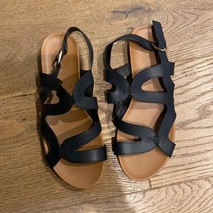 Kelly & Katie sandals size 6.5